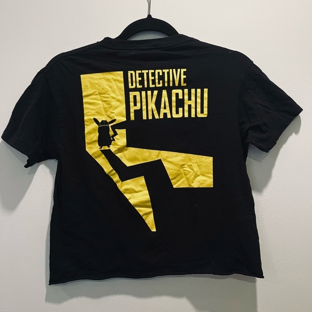 Pokemon Detective Pikachu Graphic Print Black Yellow Crop T Shirt Hot Topic SM - Picture 5 of 7